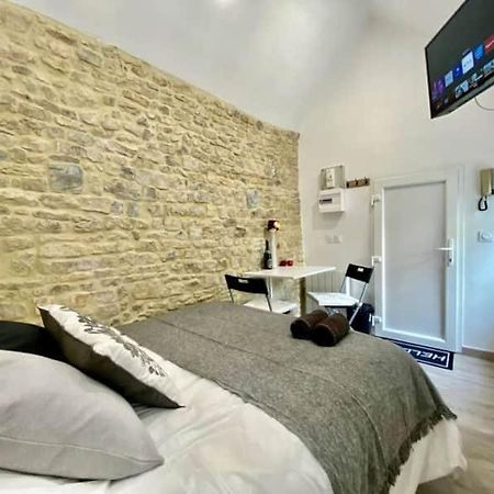 באיו Bed In The City - Appart'Hotel - Historical Center מראה חיצוני תמונה