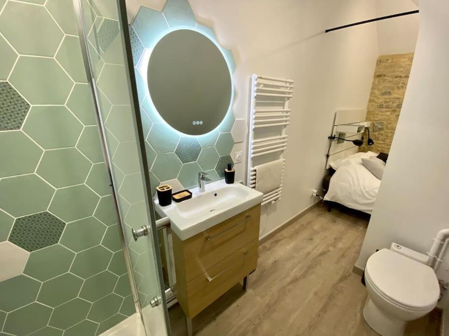 באיו Bed In The City - Appart'Hotel - Historical Center מראה חיצוני תמונה