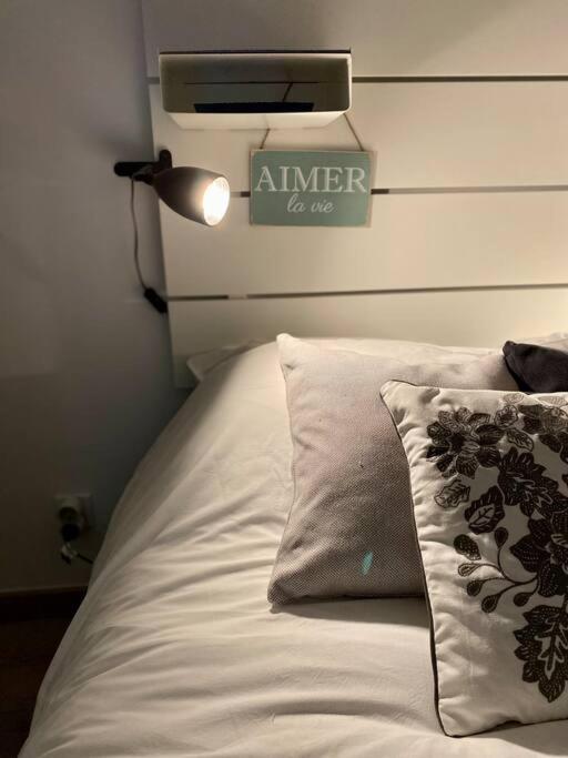באיו Bed In The City - Appart'Hotel - Historical Center מראה חיצוני תמונה