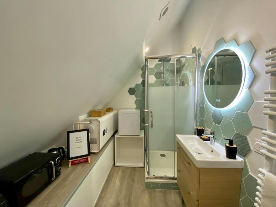 באיו Bed In The City - Appart'Hotel - Historical Center מראה חיצוני תמונה