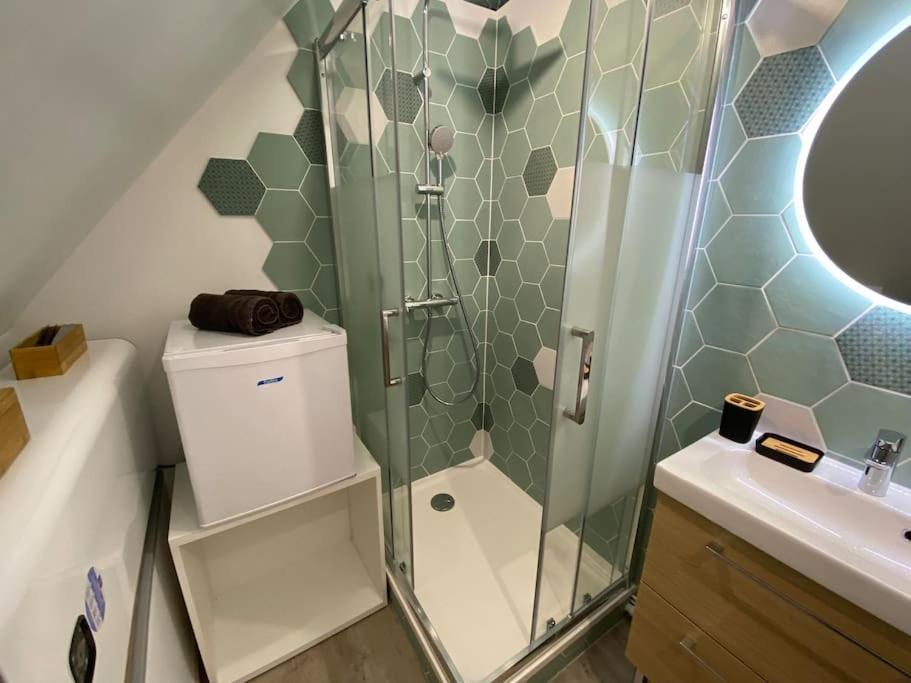 באיו Bed In The City - Appart'Hotel - Historical Center מראה חיצוני תמונה
